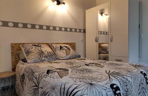 Calais City Center Apartment | Studio éco proche du phare