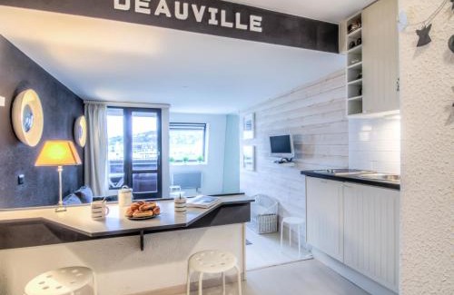 Deauville Apartment | Studio Les Marinas-10 by Interhome