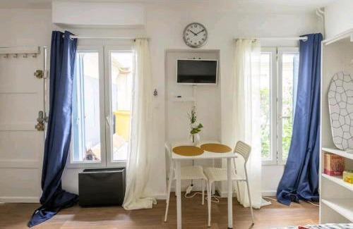 Puteaux Apartment | Studio Puteaux Paris-Defense by Servallgroup