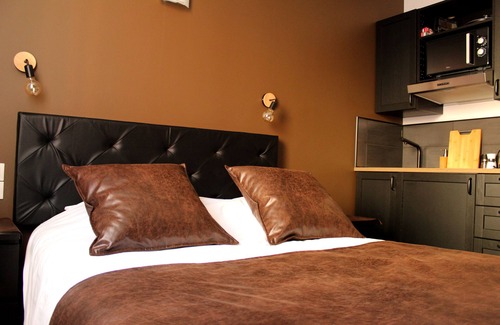 Lens Apartment | Studio with Hammam/City Center