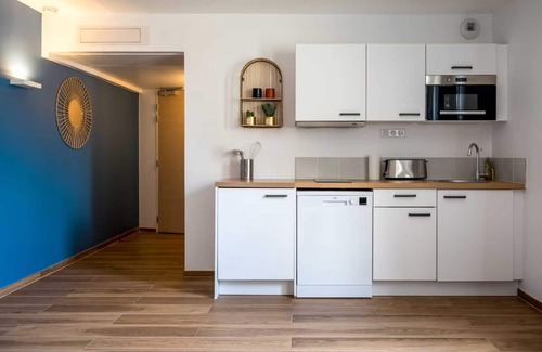 Vanves Apartment | Suite Raphaël #4- Rooftop & Air Conditioning