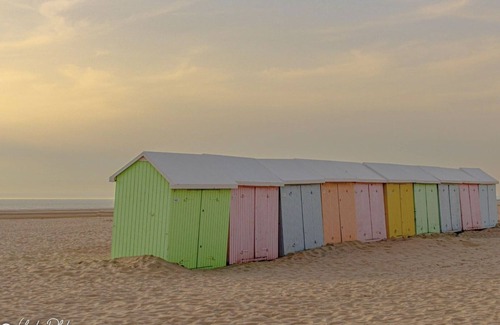 Berck-sur-Mer Apartment | Sunny 2nd-floor apartment facing the sea. Wifi