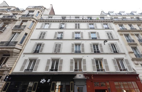 Ternes Apartment | Sweett | Troyon - Three Bedroom Apartment, Sleeps 6