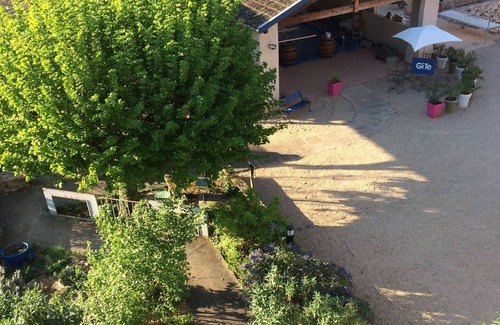 La Roche-Vineuse House | the garden level retreat at La Roche Bleue