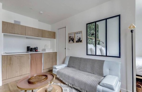 Quartier du Mail Apartment | The Stylist - Central & Fashion - near Opéra