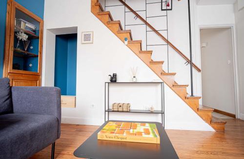 Hincmar Apartment | TRIPLEX cathédrale parking gratuit