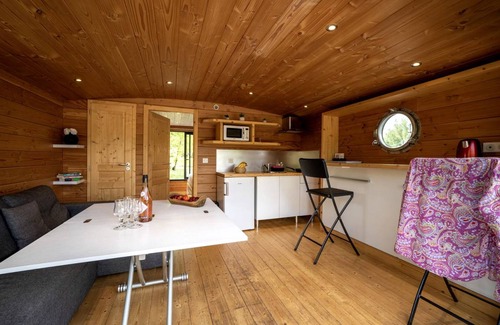 Chassenard Other | Unique rental ∙ 1 bedroom ∙ 5 guests
