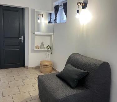 Valenciennes Apartment | ValenStay - Logement Stade du Hainaut avec jardin