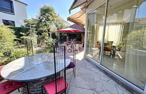 Montevrain Villa | Villa Garden - Disneyland Paris