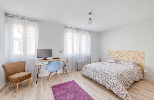 Valenciennes Villa | Villa Spacieuse 6 ch/12 personnes/6 SDB WC privée