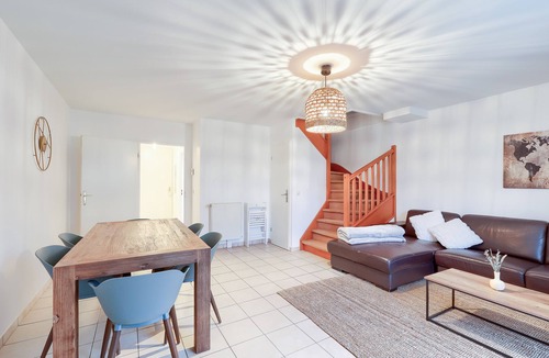 Cormeilles-en-Parisis House | Élégance Familiale - Confort & Jardin