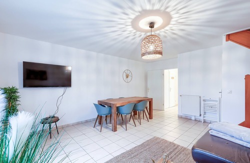 Cormeilles-en-Parisis House | Élégance Familiale - Confort & Jardin