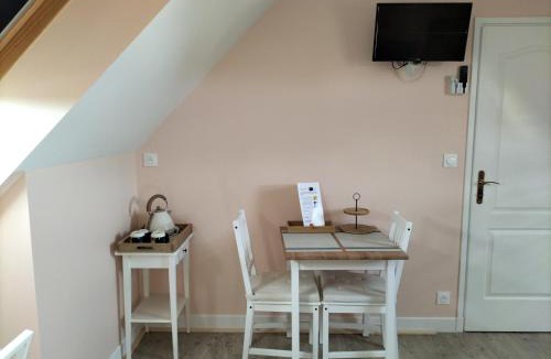 Pontavert Bed & Breakfast | Étape au Chemin des Dames - Chambre et table d'hôtes