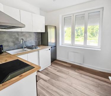Le Creusot Apartment | Évasion Paisible au Creusot - T3 rénové et coloré