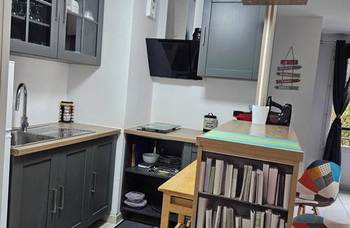 Emerainville Apartment | 1 Bedroom Apartment in Ã‰merainville