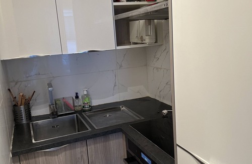 Levallois-Perret Apartment | 10 Minutes des Champs Elysées