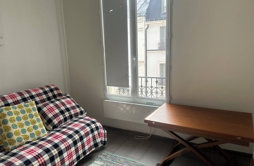 Levallois-Perret Apartment | 10 Minutes des Champs Elysées