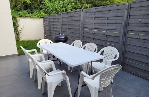 Villepinte House | 100 m² House ∙ 2 bedrooms ∙ 8 guests