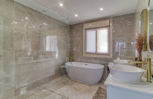 Saint-Pol-sur-Mer House | 100 m² House ∙ 3 bedrooms ∙ 4 guests