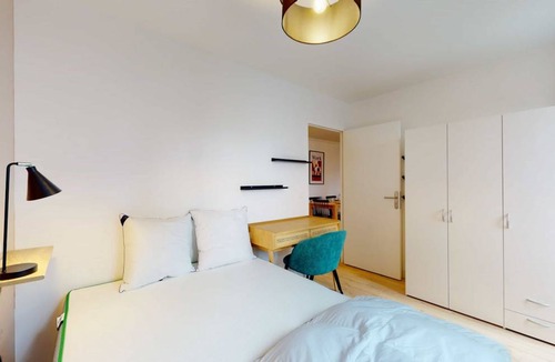 Gennevilliers Resort | 100 m² Private room ∙ 1 bedroom ∙ 2 guests