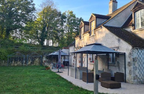 Gy-les-Nonains House | 1000 m² House ∙ 6 bedrooms ∙ 20 guests