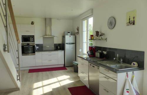 Villers-Carbonnel House | 106 m² House ∙ 3 bedrooms ∙ 8 guests