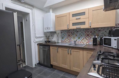Saint-Quentin Apartment | 110 m² Apartment ∙ 3 bedrooms ∙ 6 guests