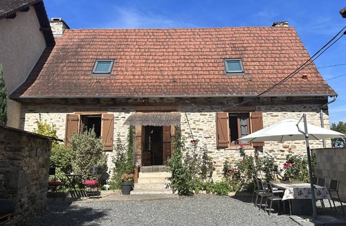 Jumilhac-le-Grand House | 110 m² House ∙ 3 bedrooms ∙ 6 guests