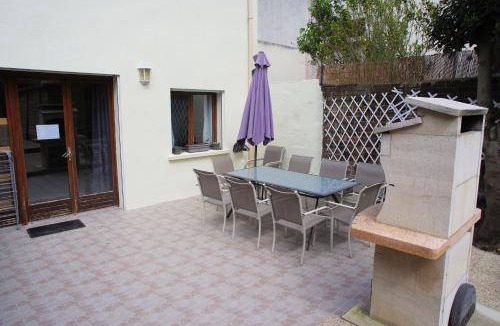 Plateau - Mont-Valerien House | 110 m² House ∙ 4 bedrooms ∙ 10 guests