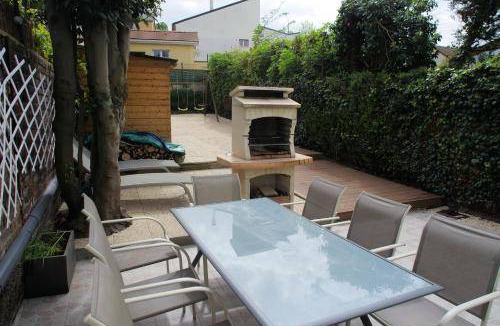 Plateau - Mont-Valerien House | 110 m² House ∙ 4 bedrooms ∙ 10 guests
