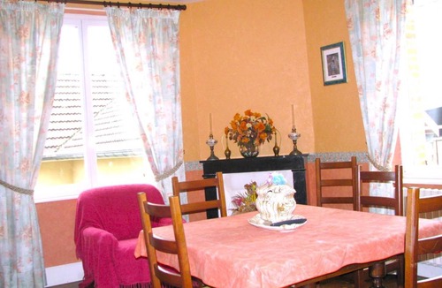 Vouziers House | 115 m² Gîte ∙ 4 bedrooms ∙ 6 guests