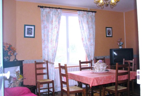 Vouziers House | 115 m² Gîte ∙ 4 bedrooms ∙ 6 guests