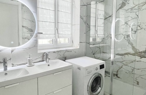 Enghien-les-Bains Apartment | 12 minutes from Stade de France/15 minutes from Paris Gare du Nord