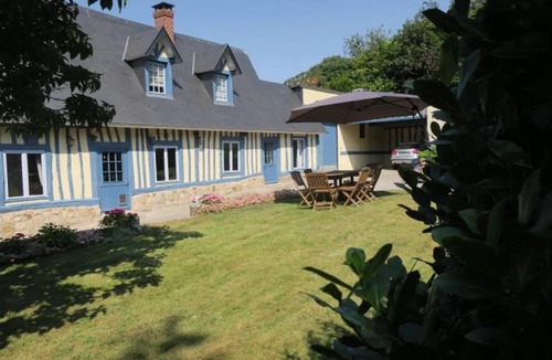 Saint-Pierre-le-Viger House | 120 m² House ∙ 4 bedrooms ∙ 8 guests