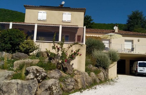 Nant House | 120 m² House ∙ 3 bedrooms ∙ 6 guests