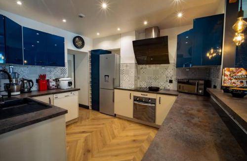 Poincare - Foch - Anatole France - Croix de Bourgogne Apartment | 125 m² Apartment ∙ 1 bedroom ∙ 8 guests
