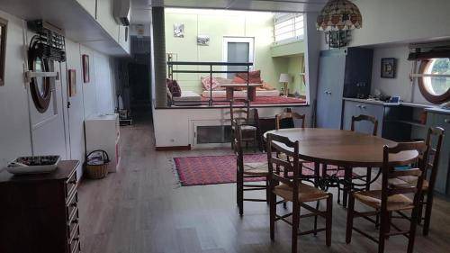Herblay Apartment | 130 m² Apartment ∙ 3 bedrooms ∙ 6 guests