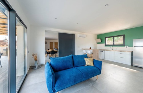 Bessas House | 130 m² House ∙ 3 bedrooms ∙ 8 guests