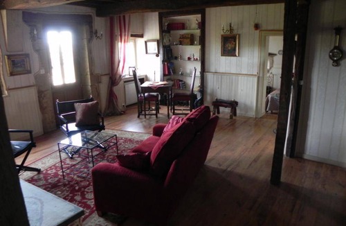 Bourg-le-Comte House | 130 m² House ∙ 2 bedrooms ∙ 6 guests