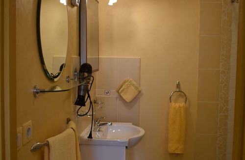 Dun-sur-Meuse Bed & Breakfast | 14 m² Bed and breakfast ∙ 1 bedroom ∙ 2 guests