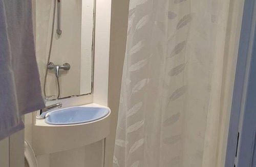 Bouafle Hotel | 14 m² Hotel ∙ 3 guests