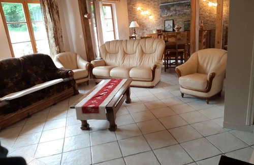 Givron House | 140 m² Gîte ∙ 5 bedrooms ∙ 9 guests