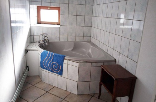 Celles-en-Bassigny House | 140 m² House ∙ 3 bedrooms ∙ 15 guests