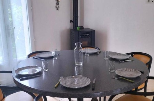 Saint-Cyr-l'Ecole House | 140 m² House ∙ 3 bedrooms ∙ 7 guests
