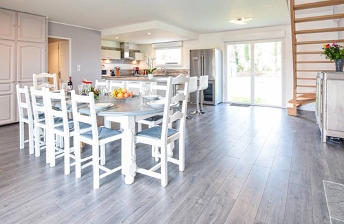 Saint-Martin-aux-Buneaux House | 156 m² House ∙ 5 bedrooms ∙ 10 guests