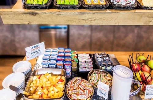 Gennevilliers Hotel | 15 m² Hotel ∙ 127 guests