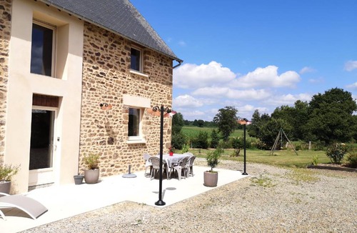 Saint-Ellier-du-Maine House | 150 m² House ∙ 4 bedrooms ∙ 8 guests