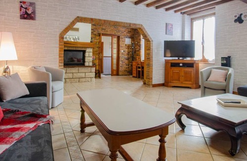 Neuville-sur-Vanne House | 150 m² Gîte ∙ 4 bedrooms ∙ 8 guests