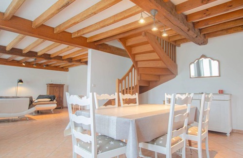 Onjon House | 150 m² Gîte ∙ 3 bedrooms ∙ 6 guests