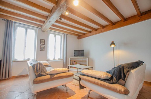 Onjon House | 150 m² Gîte ∙ 3 bedrooms ∙ 6 guests